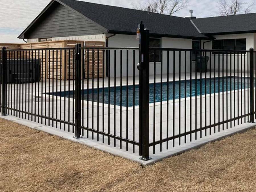 Mustang Oklahoma residential fencing company